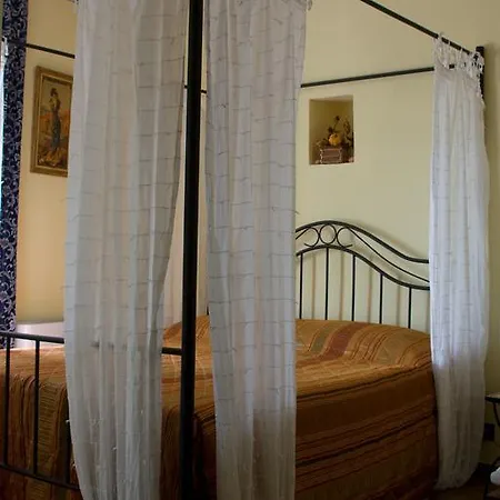 Arco Dei Nobili فندق مبيت وإفطار 3*