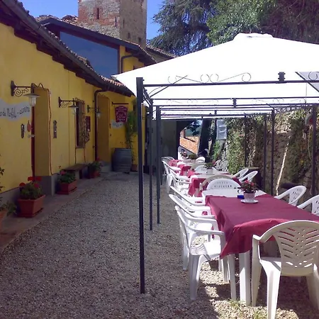 Arco Dei Nobili Monforte dʼAlba