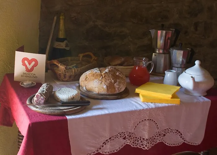 Arco Dei Nobili Frühstückspension Monforte dʼAlba