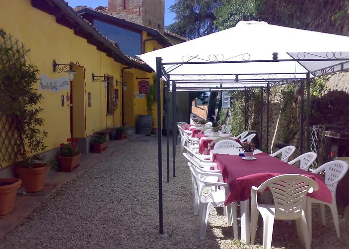 Arco Dei Nobili Monforte dʼAlba